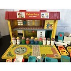 Vintage 1976 Fisher Price Little People  931 Play Family Children s Hospital