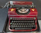 Super Rare Red Underwood Champion  Typewriter With Built-in Stand   Carry Case