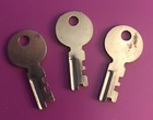 Lot Of 3 Vintage   Flat Keys  No Numbers                          kb4 