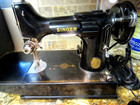 Vintage Singer 221 Featherweight Sewing Machine W case Accessories 1946