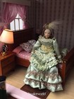 Doll House Miniature 1 12 Scale Green Noble Princess Victorian Ceramic Dolls