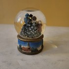  Vintage antique Rare Chrisrtmas Carolers Snow Globe Very Good Condition 