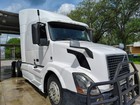 Volvo   Vnl 640t -630   D13 12 Spd Automatic Mid Cab Sleeper   Road Ready