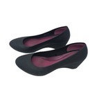 Crocs Womens Lina Wedge Pumps Matte Black   Dual Comfort Slip On   Size 8 Euc