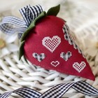 Embroidery Kit Pillow Strawberry And Cell Evenweave Fabric Hand-dyed Threads Diy