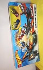 Hot Wheels Hot Wheels Versus Track Set Action  2 Cars Nip     