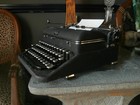 Royal Quiet De Luxe W  Original Carrying Case   Functional   Vintage 1940 s