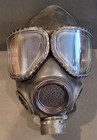 Us Military Genuine Issue M40 Gas Mask Size Medium W  Ecwcs Gen Ii Lvl 6 Parka