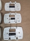 One  1  Honeywell Focuspro 6000 Th6320wf1005 Wi-fi 7-day Thermostat White Used