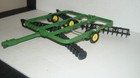 John Deere 1 16 Scale Farm Tractor Center Folding Disc Implement No  583-7301