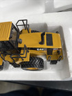 Norscot Cat Caterpillar 1 50 980g Wheel Loader Diecast Model Highly Detailed