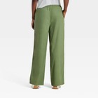Universal Thread Women s Sporty Linen Pull On Trousers - Green