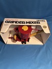 1 16 Scale Diecast Ertl 1986 New Holland Grinder-mixer  323 With Mixing Action
