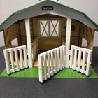 Breyer 3 Stall Plastic Horse Barn And Jumping Fence Set