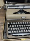 Vintage Royal Quiet De Luxe Portable Typewriter Nice Condition Works