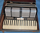 Italian Serenelli Piano Accordion 120 Bass Buttons Hard Case Made In Italy