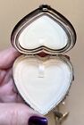 Wonderful Antique vintage Sterling Silver Ornate Heart-shaped Engraved Compact