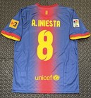 Iniesta Barcelona Home Retro Jersey Size M  8 Vintage Shirt Soccer Football