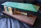 Lot Of Vintage Lionel Gauge Train Parts - L r Switches  Crossover  Gate  Station
