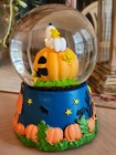 Peanuts Halloween Snoopy Musical Water Snow Globe Woodstock Jack O Lantern