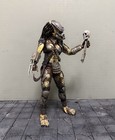 Neca Predator Custom Female Jungle Hunter Yautja Figure 