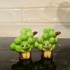 Vintage 1950s Anthropomorphic Grape Salt   Pepper Shakers Ceramic Fruit Japan