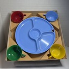 Vintage 1970s Plastic Divided Plates   Cups Set 4 Plates   4 Cups   made In Usa