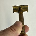 Vintage 1930s Gillette New Short Open Comb Safety Razor - Gold Tone - Clean