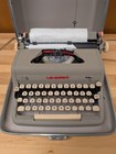 Vintage  Royal Quiet De Luxe Working Portable Typewriter  V nice W  Case W  Key