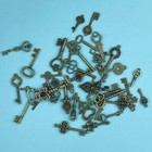 Old Vintage Antique Skeleton 40 Keys Lot Small Large Bulk Necklace Pendant Craft