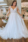 Wedding Dresses Long Sleeve V Neck Lace Applique Beach Boho Tulle Bridal Gowns