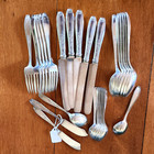 27 Pc  Intl  1847 Rogers Bros  Antique Ambassador Silverplate Ca 1919