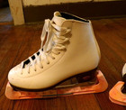 Riedell Ice Skates  Size 3  Excellent Condition   descriptions    tk-5 