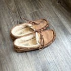 Ugg Dakota Women   s 8 Brown Suede Sheepskin Lined Moccasin Slippers Bow