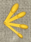 Vintage Mcm Yellow Measuring Spoons Set 5 Plastic Snap Together Nesting