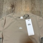 Alo Women   s Brown Crew Neck Short Sleeve Slim Fit Yoga T-shirt Size S