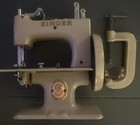 Singer Model 20 Sewhandy Toy Sewing Machine With Original Box And Accessories