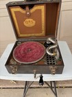 Antique Qrs Chicago Portable Suitcase Wind-up Phonograph