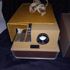Argus 500 Automatic Slide Projector W case  Power Cord  Manual   2 Slide Mags