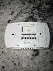 Honeywell Thermostat Th5220d1003  2 Heat   2 Cool Stages Tested   Working 