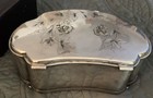 Meridianconnecticut  Usa   quadruplesilverplated Engraved   victorian box   footed   