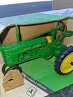 Ertl John Deere Model R Tractor Series Ii  1949-1954  1 16 Scale