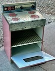 Vintage 28  Wolverine Childs Toy Fridgidaire Deluxe Pink Metal Stove W  Oven Gm