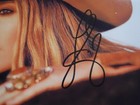 Lainey Wilson Autographed Photo   Guitar Pick  W coa