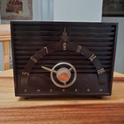 Small Vintage Mid Century 1955 Emerson 811 Radio   Plays Well