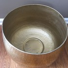 Vintage 1980s Linear Hammered Brass Toned Metal Round Planter Pot 14   d X 12   h