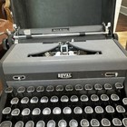 Antique Vintage Royal Quite De Luxe Typewriter With Protective Carrying Case key