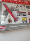 Nwa Northwest Airlines Airport Play Set Daron Diecast Metal New
