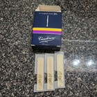 Vandoren Traditional Bb Clarinet Reeds  2 5 Strength Open Box Of 3 Cr1025