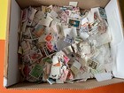 Large Canada On Paper   World Off Paper  Stamps  Collection In  Box   B837